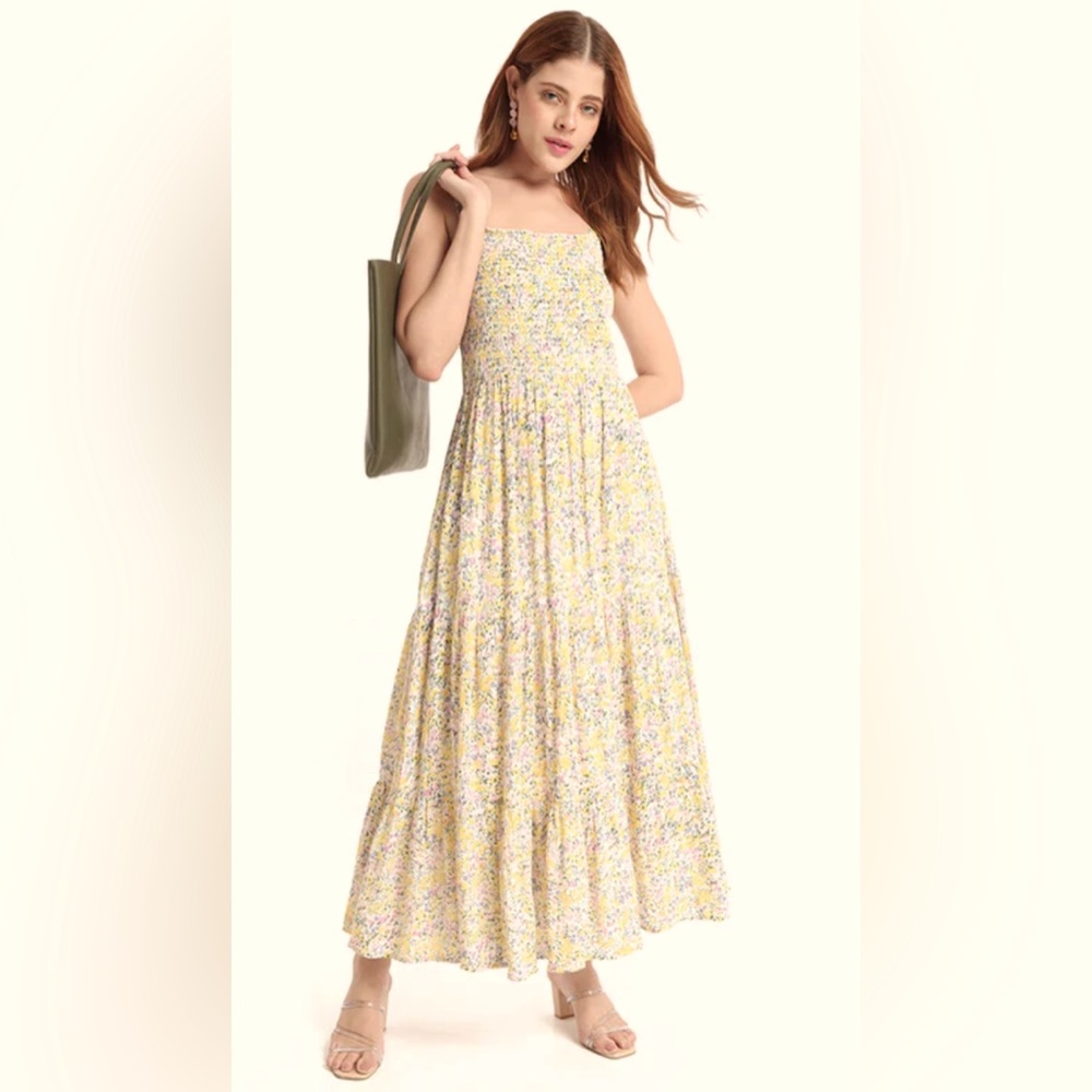 New with out tag Yellow floral maxi W Smocking